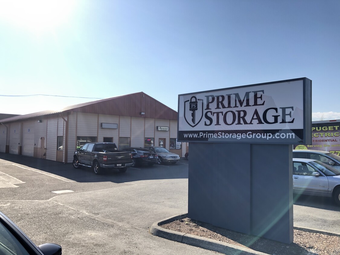 Prime Storage entrance sign